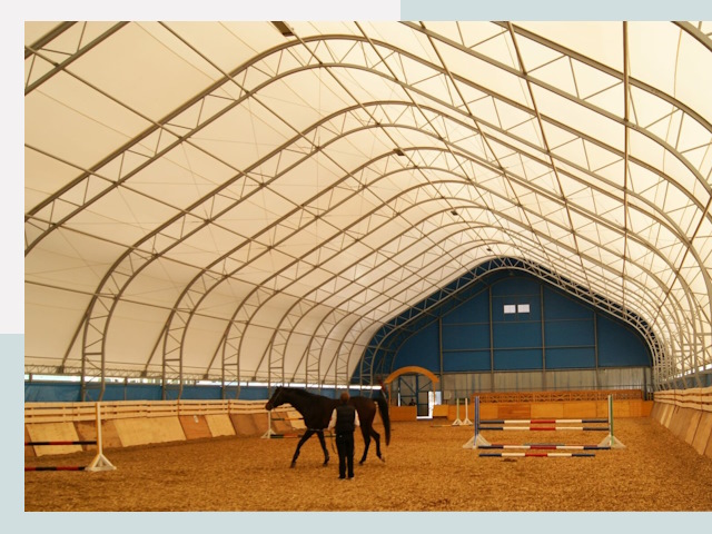 Строительство конных манежей в Клинцах